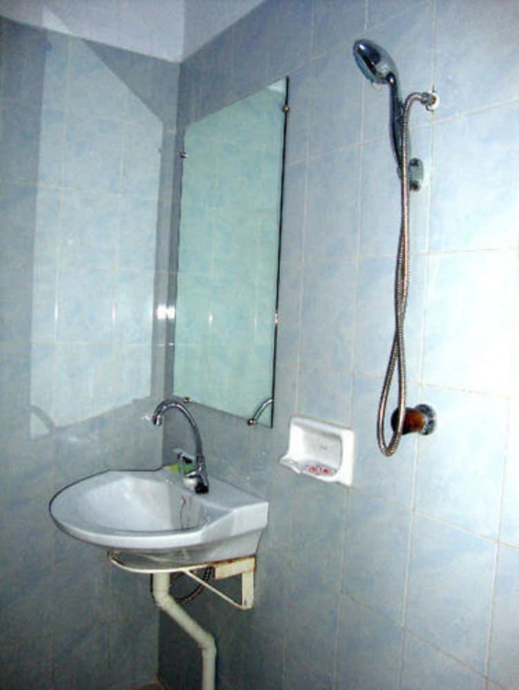 Aung Tha Pyay Hotel 3 Rangun Kültér fotó