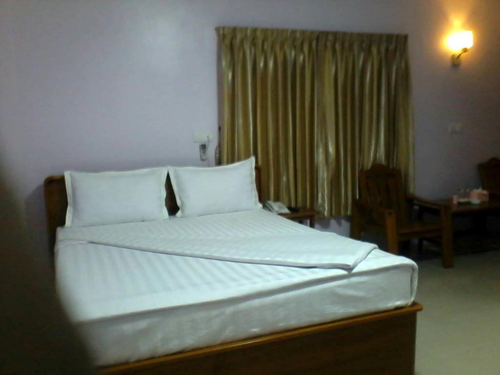 Aung Tha Pyay Hotel 3 Rangun Szoba fotó