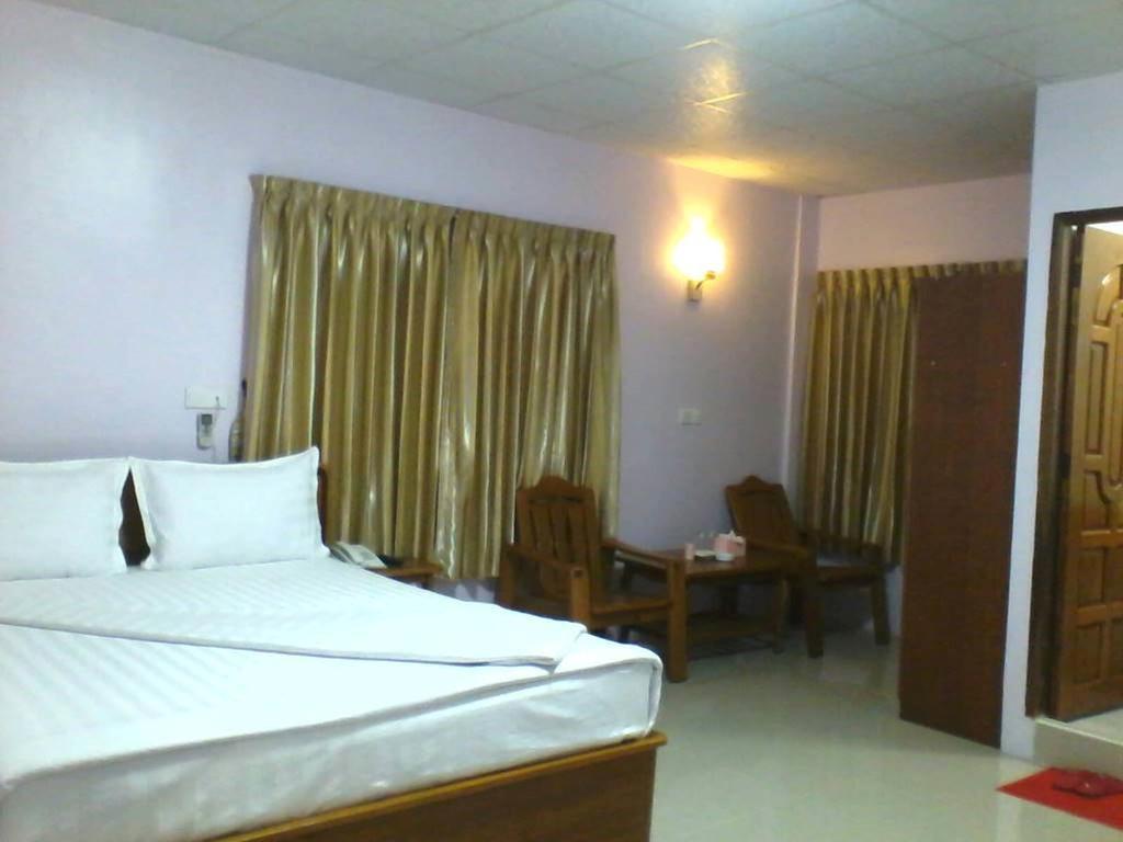 Aung Tha Pyay Hotel 3 Rangun Szoba fotó