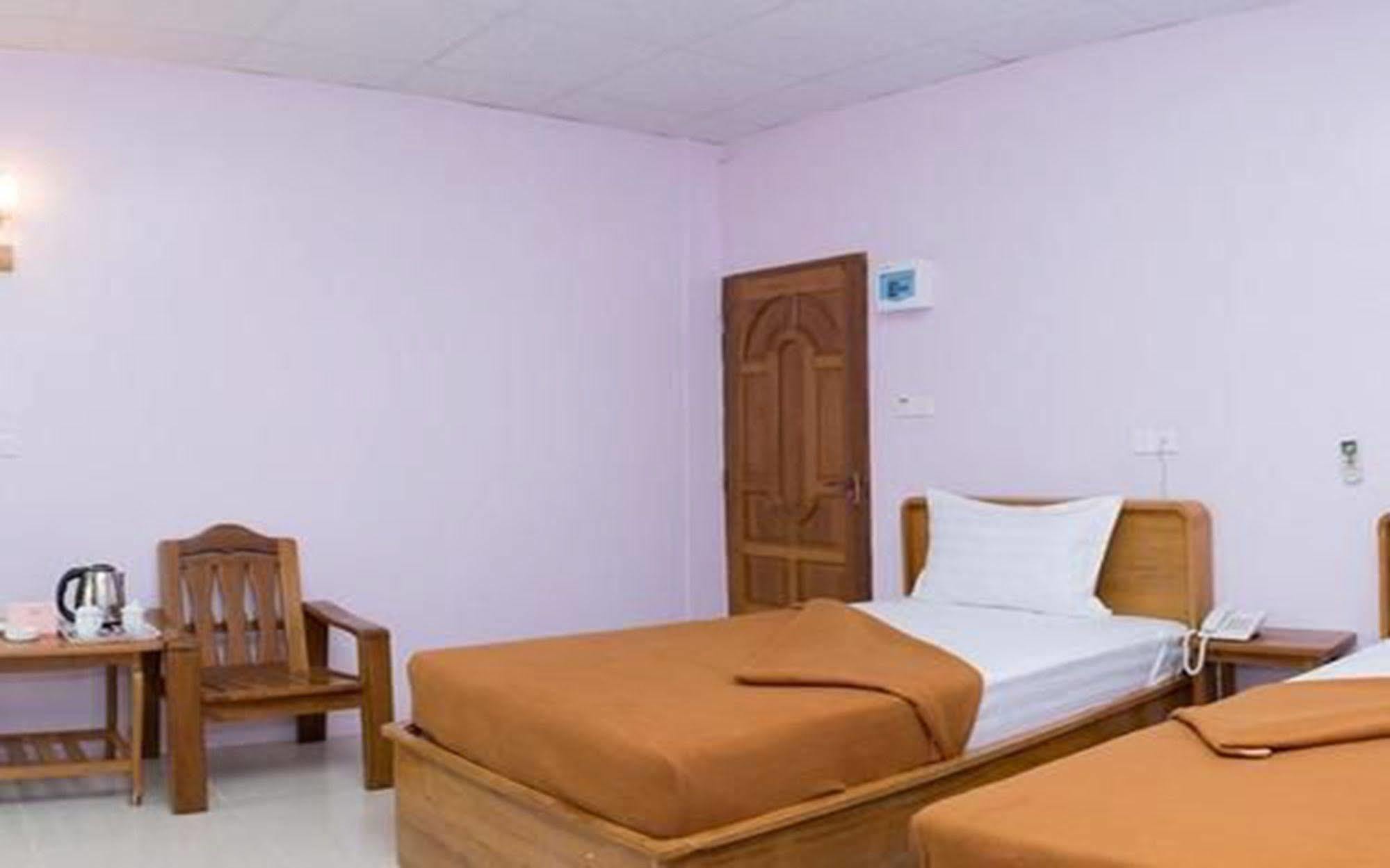 Aung Tha Pyay Hotel 3 Rangun Kültér fotó